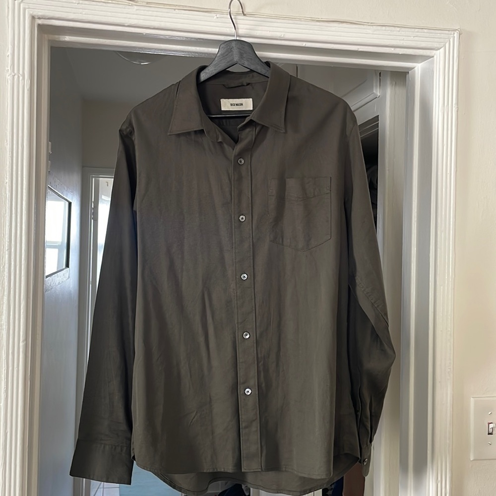 Buck mason draped twill one pocket shirt.